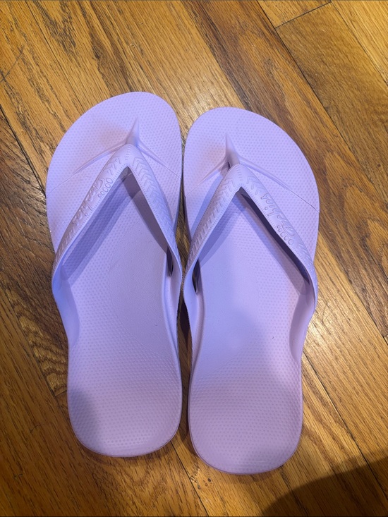 Archies Shoes - Archie’s Lilac Flip Flop Sandals Size 8 NWOT